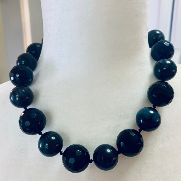 Ann Taylor Jewelry - ANN TAYLOR NAVY BLUE BEAD NECKLACE